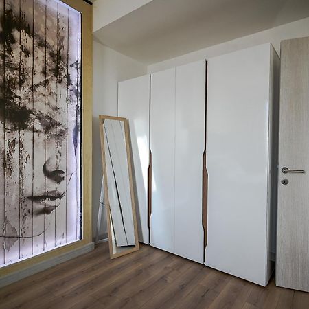 Alfred Sky Smart Apartment 29Th Spa Included Скопье Экстерьер фото