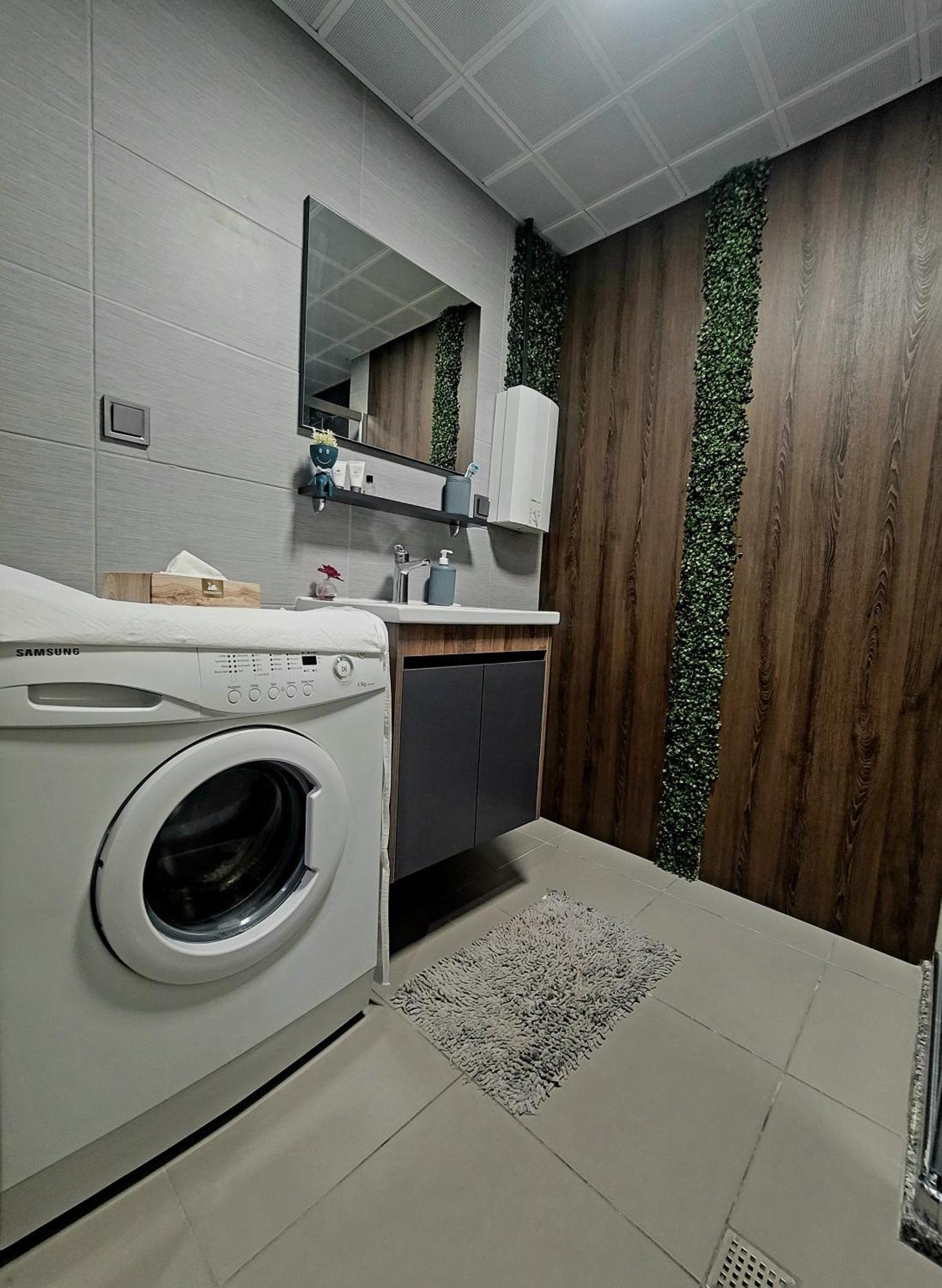 Alfred Sky Smart Apartment 29Th Spa Included Скопье Экстерьер фото