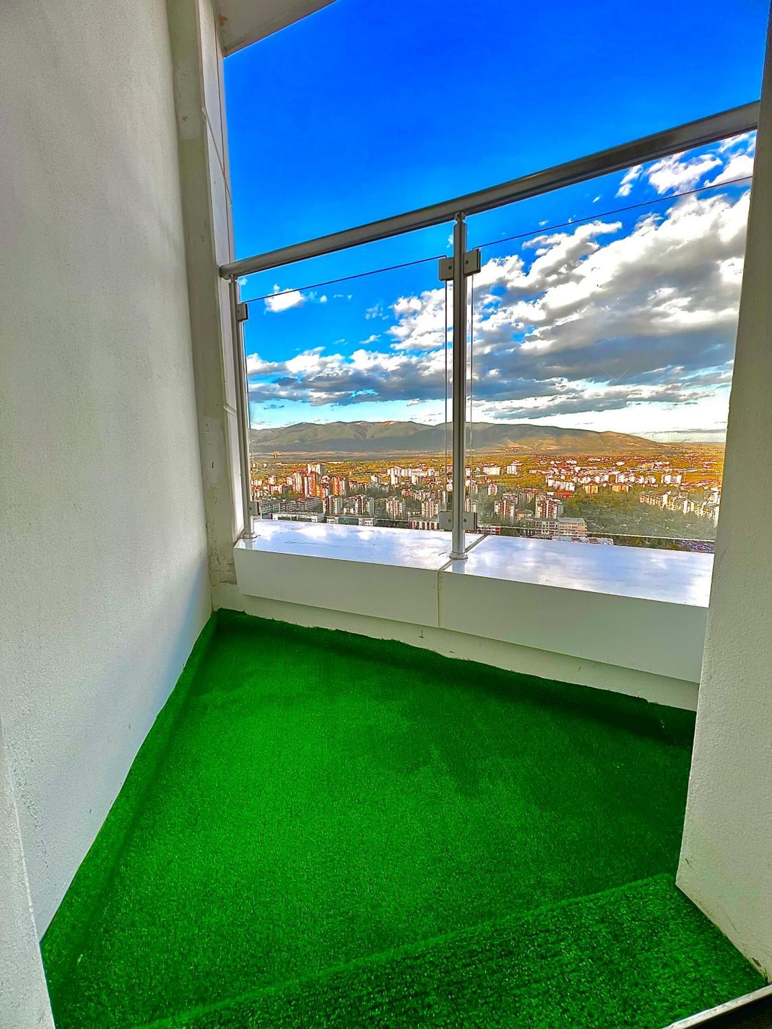 Alfred Sky Smart Apartment 29Th Spa Included Скопье Экстерьер фото