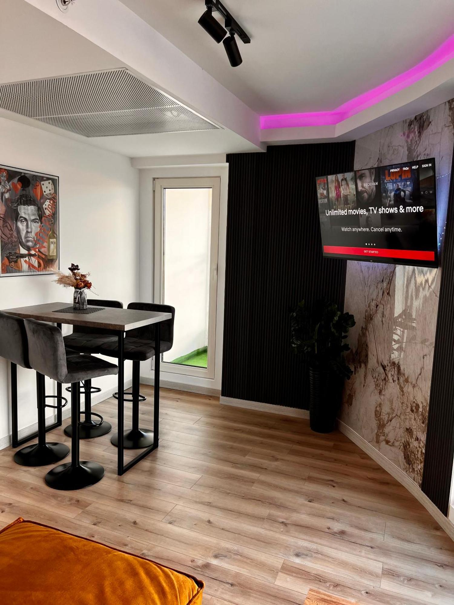 Alfred Sky Smart Apartment 29Th Spa Included Скопье Экстерьер фото