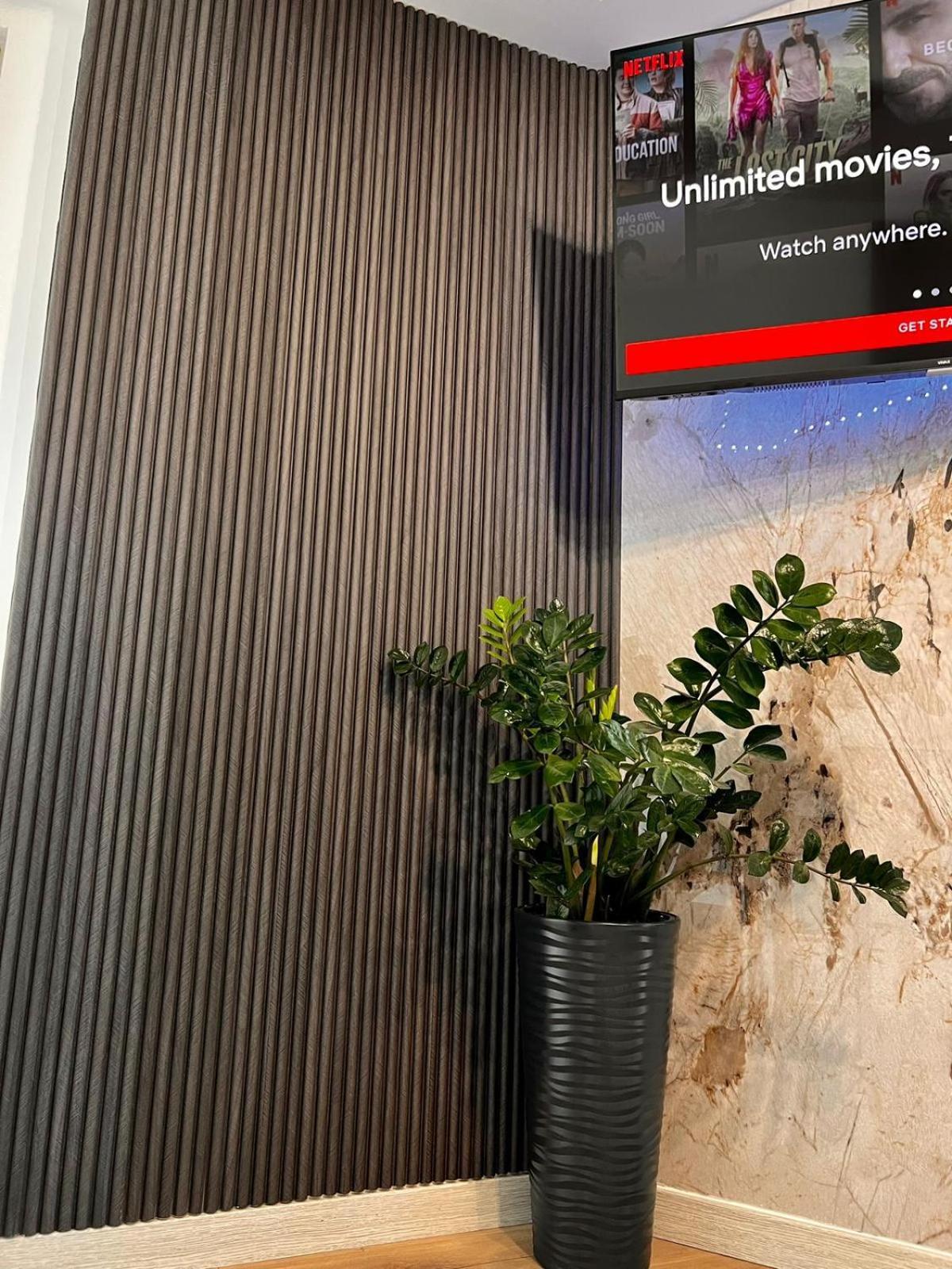 Alfred Sky Smart Apartment 29Th Spa Included Скопье Экстерьер фото